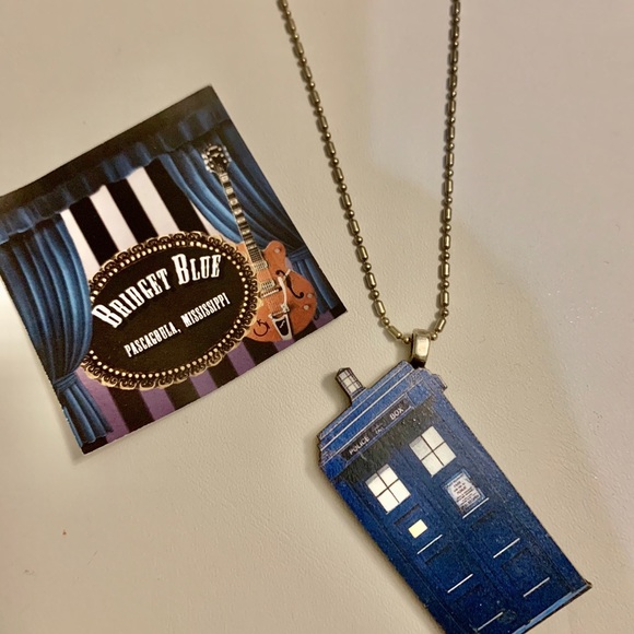 Blue Police Box Time Machine Necklace Pendant - Picture 4 of 9